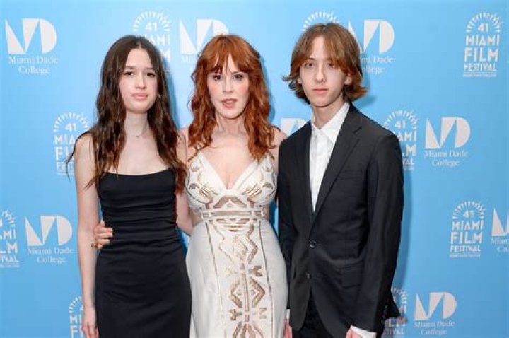 Discoveries And Insights About Molly Ringwald's Siblings