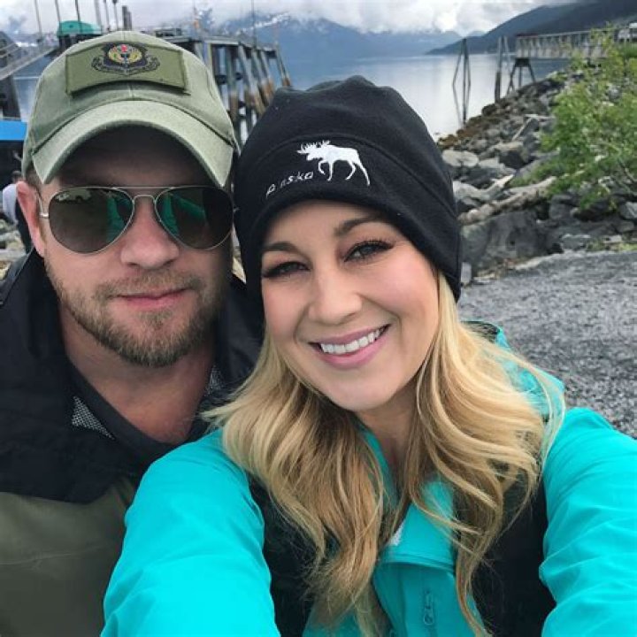 Kellie Pickler's Journey To Motherhood Unveiled