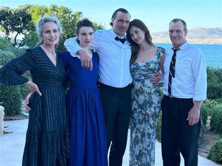 Margaret Qualley's Height: Uncovering The Multifaceted Significance